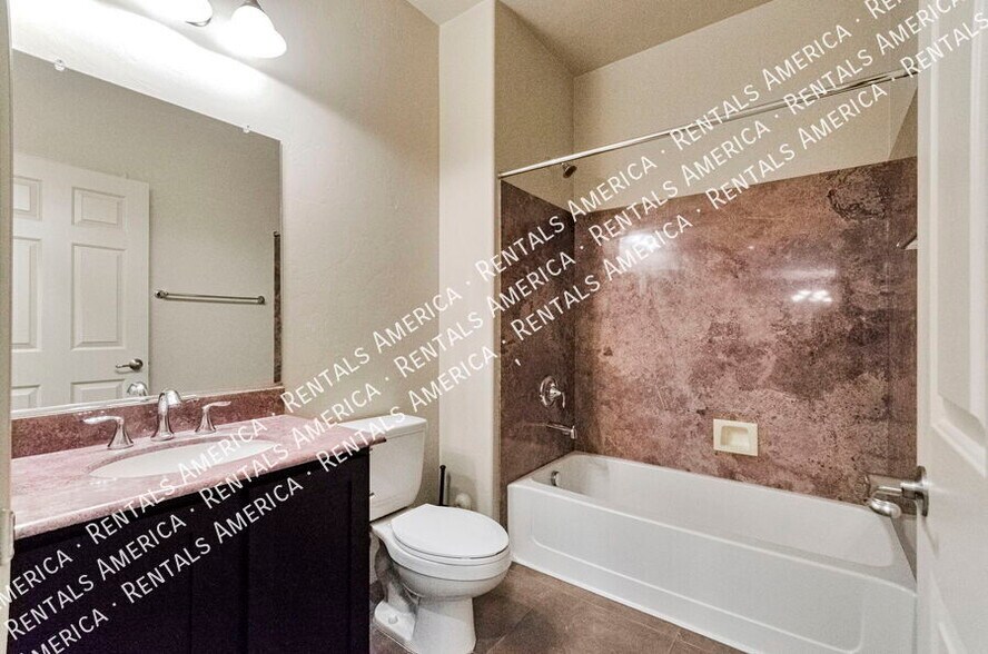 Building Photo - 402 E Croydon Park Rd