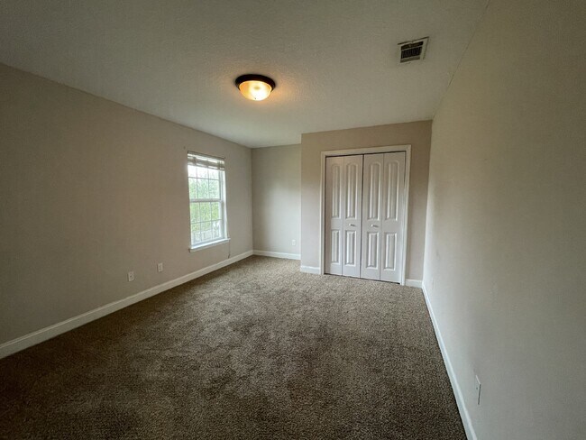 Building Photo - House for Rent