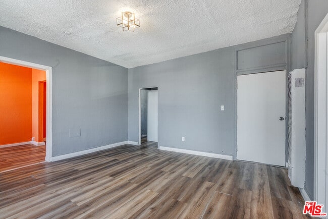 Building Photo - 256 W Florence Ave