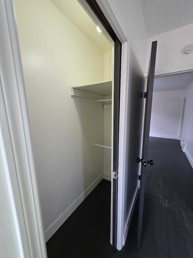 Building Photo - 124 Dawes Ave