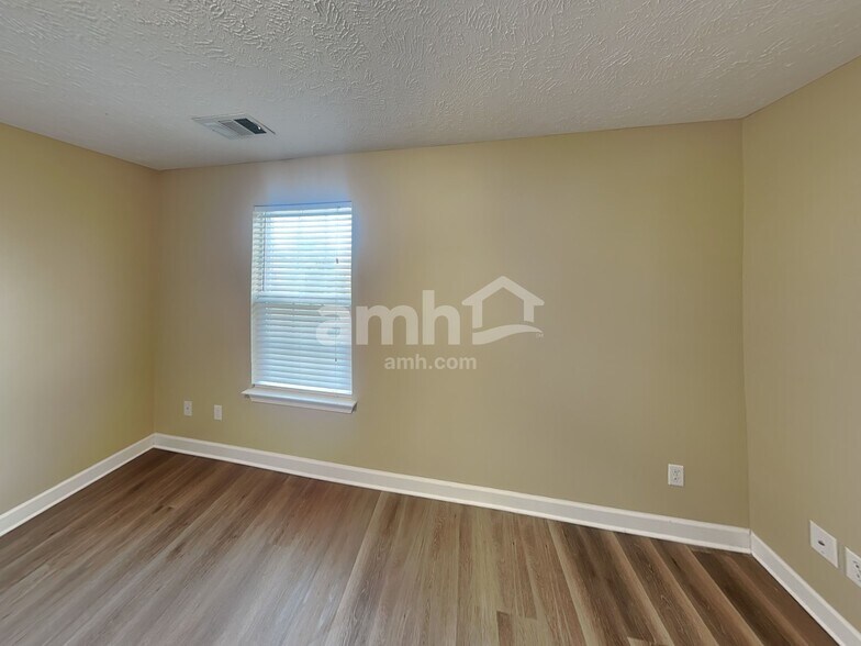 Building Photo - 3028 Bluffhollow Gap