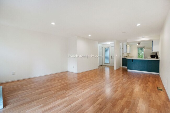 Building Photo - Move in by June 15 and get 2 weeks FREE! Charming Beaverton Home with Fireplace, Deck, and Attach...