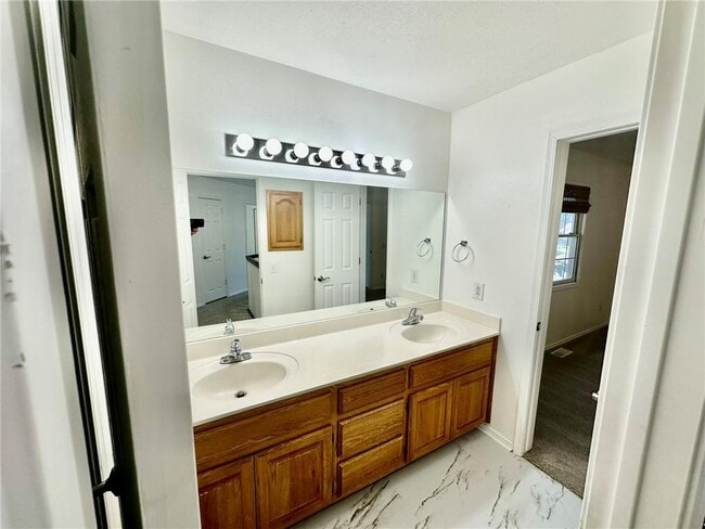 Building Photo - 3103 Peach Blossom