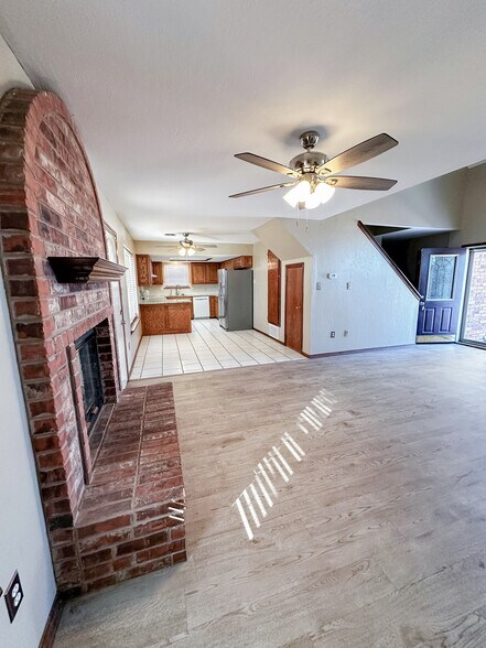 Building Photo - 4510 SW Wendy Dr