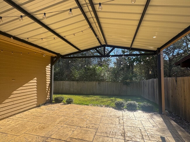 Building Photo - 7836 Cottonwood Dr