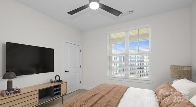 Building Photo - 104 Herrings Grn Lp