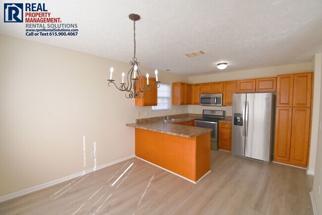 Building Photo - Wonderful 3 bedroom 3 bath home with HUGE bonus room! Washer/dryer included and attached garage!