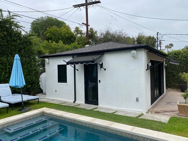 Side door - 12131 Huston St