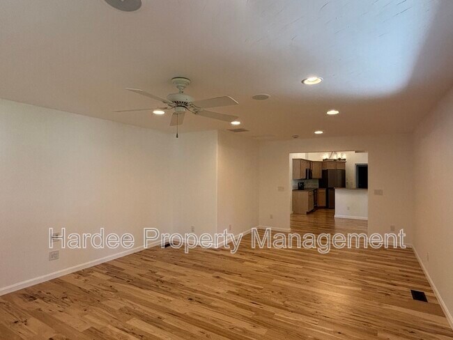 Building Photo - 2354 E Mugo St