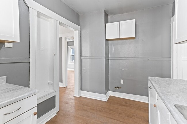 Building Photo - 2045 Clements St