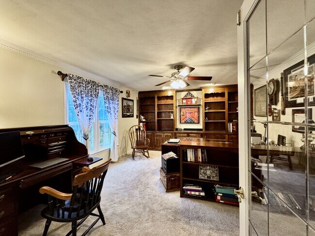 Building Photo - Fabulous 4-Bedroom Home w/2-Car Attached Garage! Dog Friendly - Screened Porch!