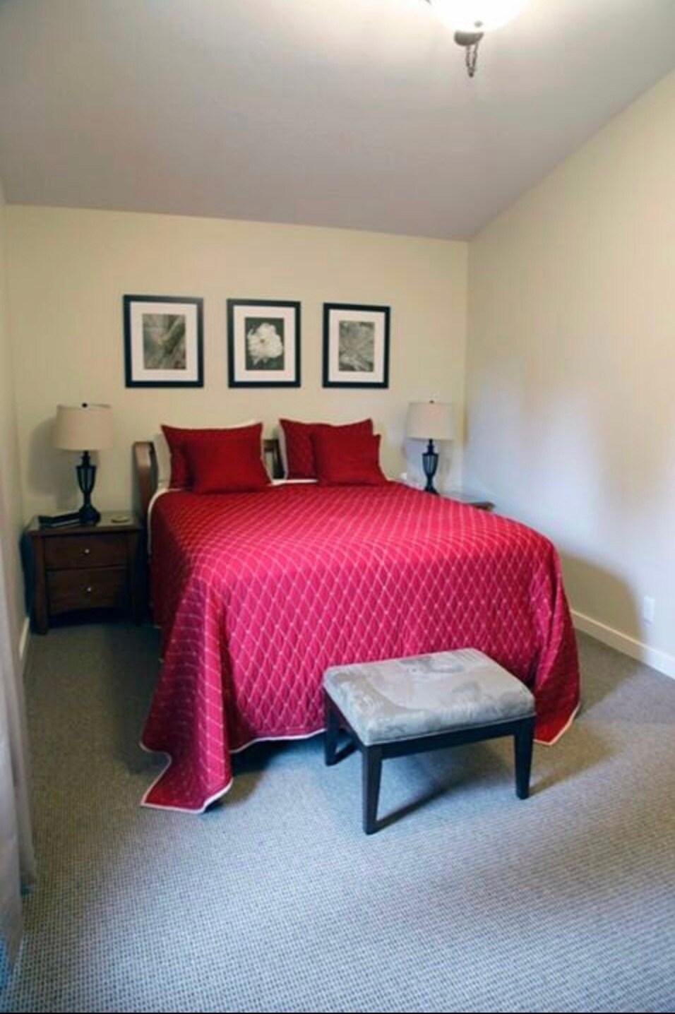 High quality queen bed - 445 S 4th St