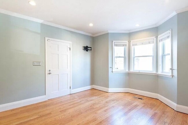 Building Photo - 177 H St