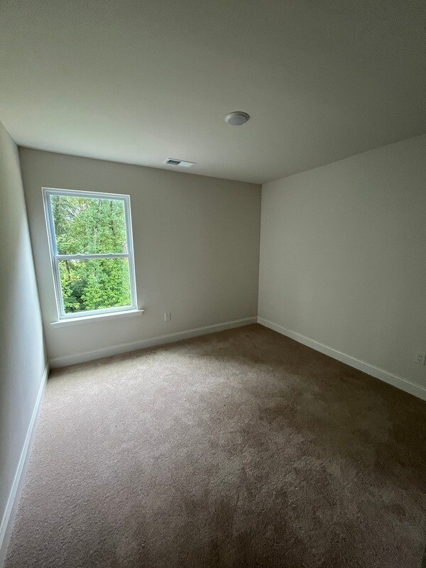 Building Photo - 2130 N New Hope Rd