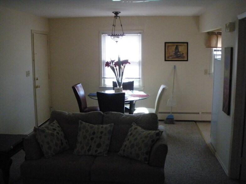 Building Photo - 31 Pilgrim Trl