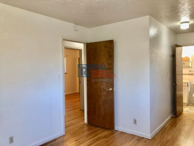 Building Photo - 3012 Butternut Dr