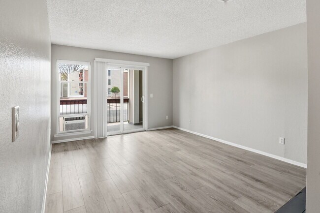 Building Photo - $1,495.95 - 1 Bed, 1 Bath Updated Unit in Westminster with In Unit Washer/Dryer!