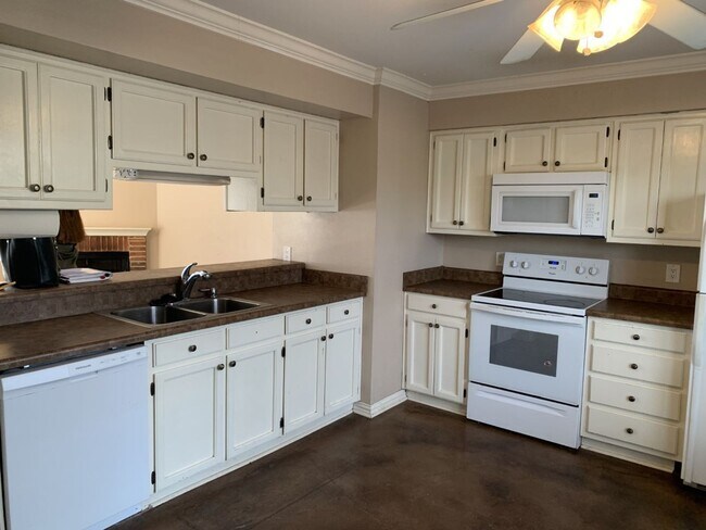 Building Photo - Mulberry Creek Condos