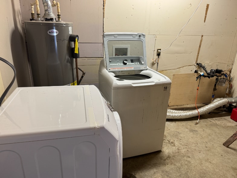 Building Photo - 801 W Northmoor Rd