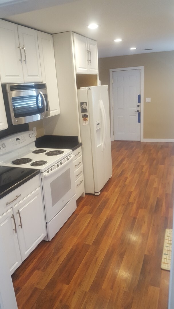 Building Photo - 3 Bedroom Home Coming Open Soon