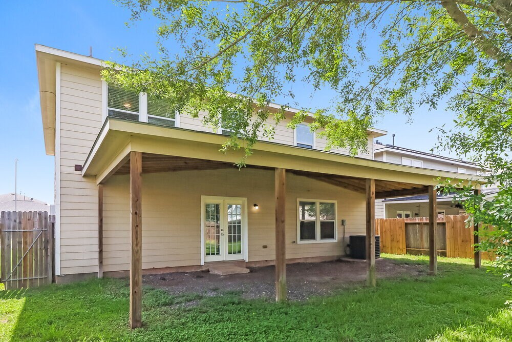 Building Photo - 5027 Oak Briar Ln