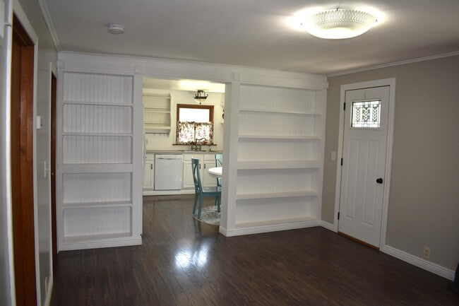 Building Photo - 12790 Dennison Rd