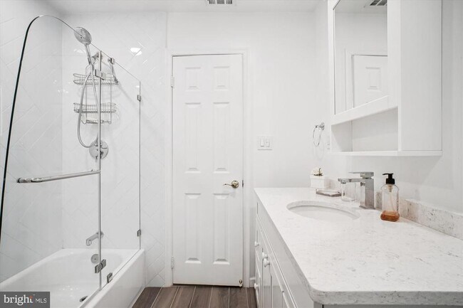 Building Photo - 10715 Kings Riding Way