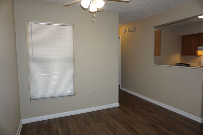 Building Photo - Whispering Pines 2/2 close to NAS Jax