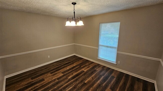 Building Photo - 23915 Spring Fork Dr