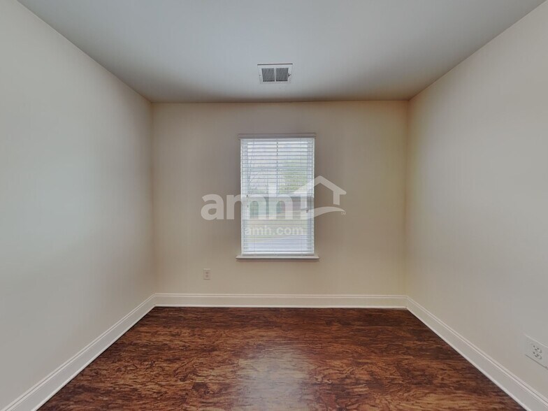 Building Photo - 134 McBee St