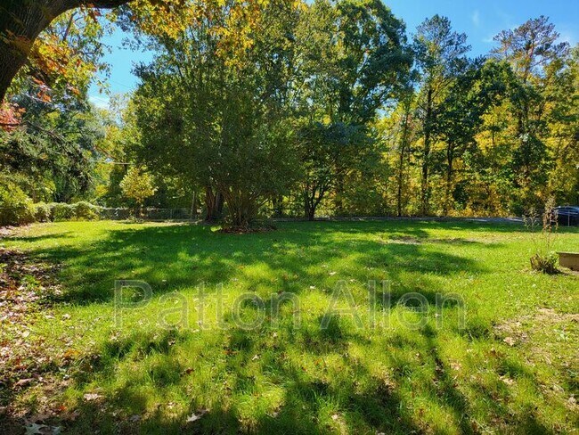 Building Photo - 295 School Rd E