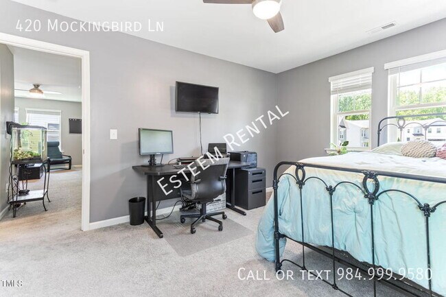Building Photo - 420 Mockingbird Ln