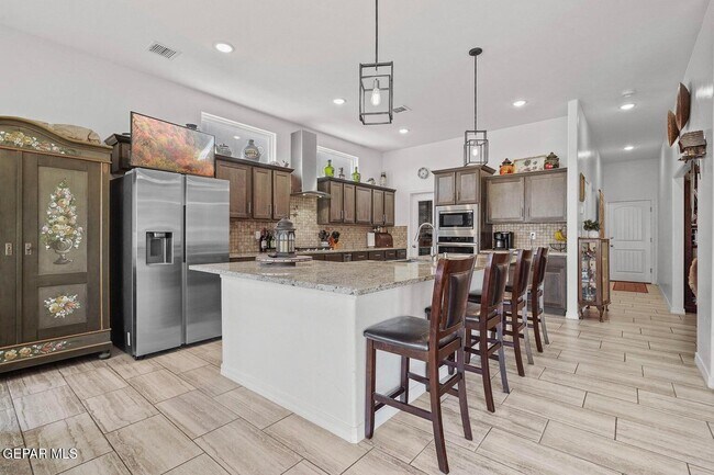 Building Photo - 14849 Sam Garcia Ave