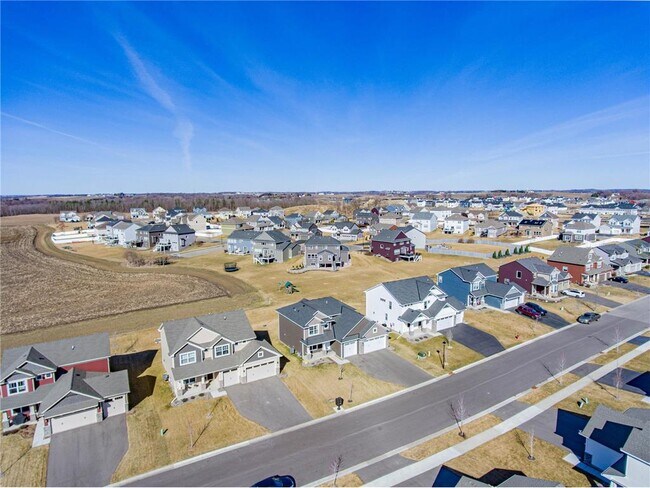 Building Photo - 1582 Edgebrook Ln