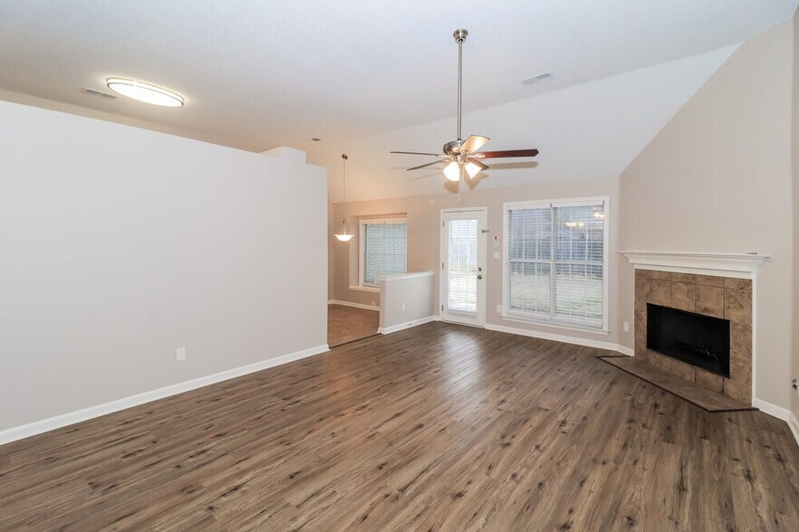 Building Photo - 1531 Carlton Ridge Dr