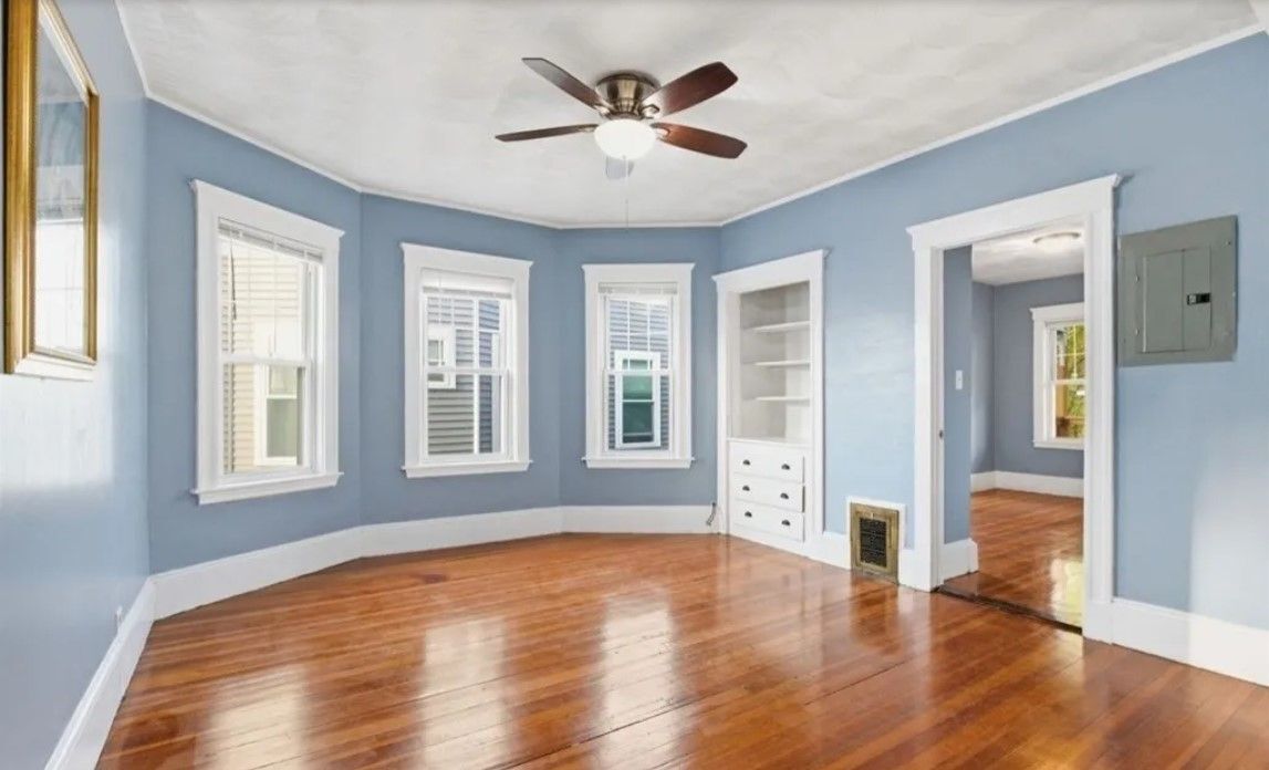 Building Photo - 20 Leslie St