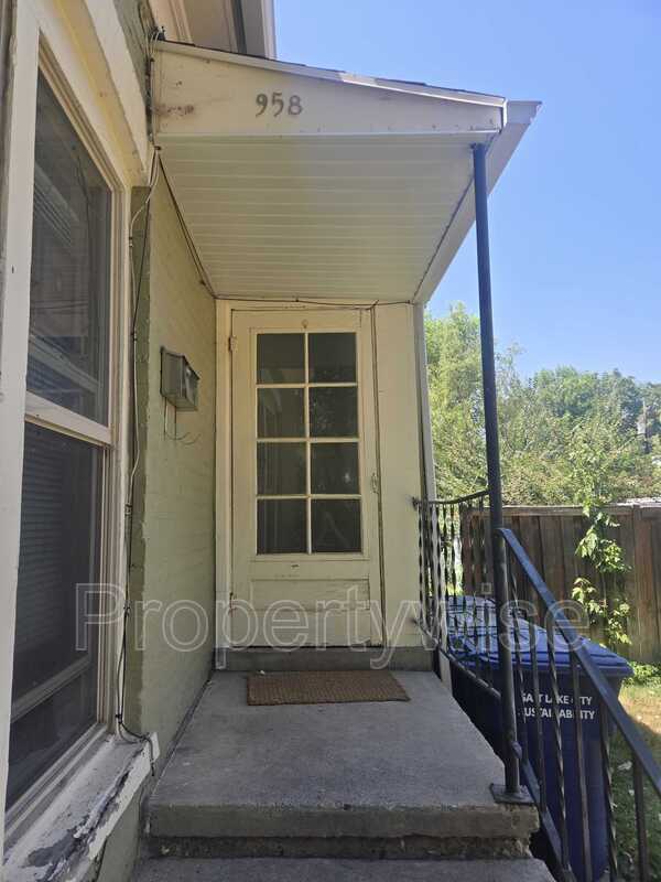 Building Photo - 958 S 800 E