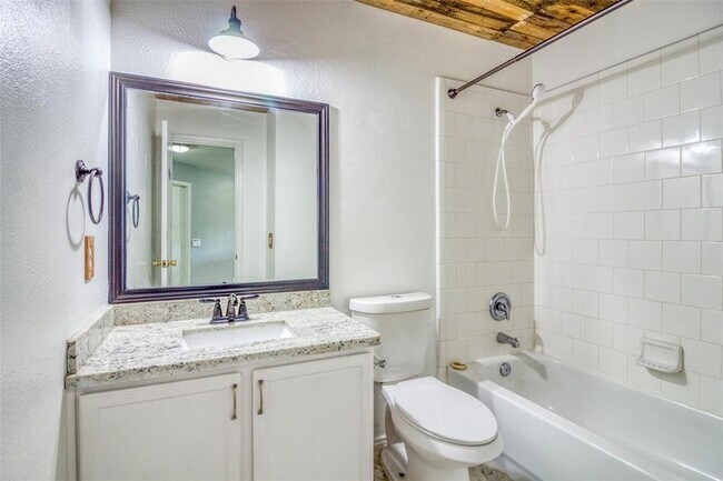 Building Photo - 21222 Somerset Park Ln