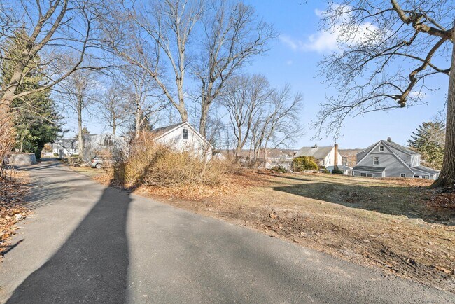 Building Photo - 76 Palmer St