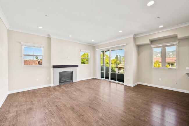 Building Photo - 342 Myrtle St