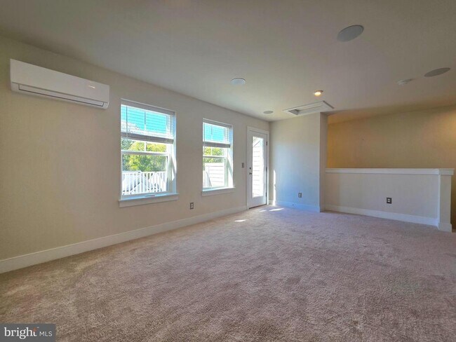 Building Photo - 1552 Meadowlark Glen Rd