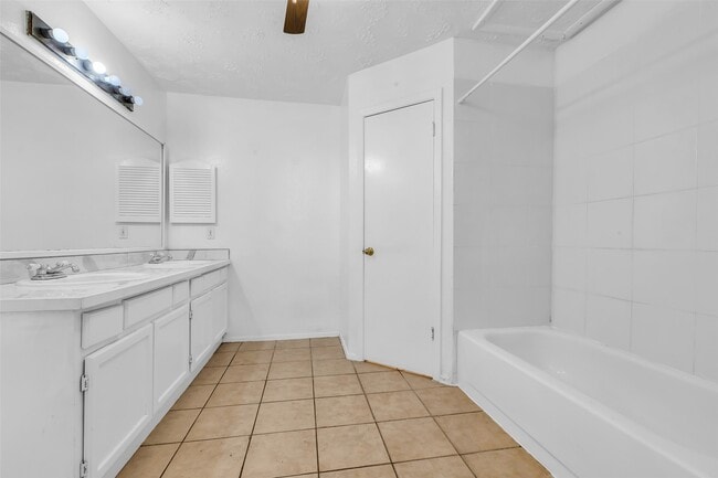 Building Photo - 3023 Becket St