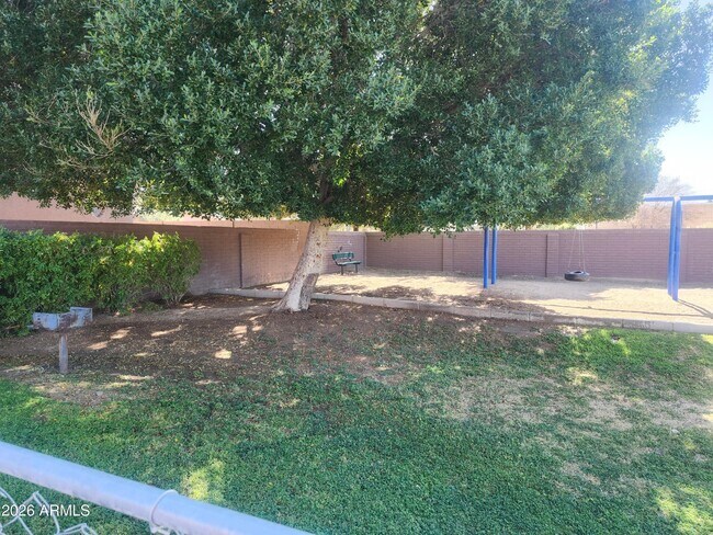 Building Photo - 16602 N 25th St