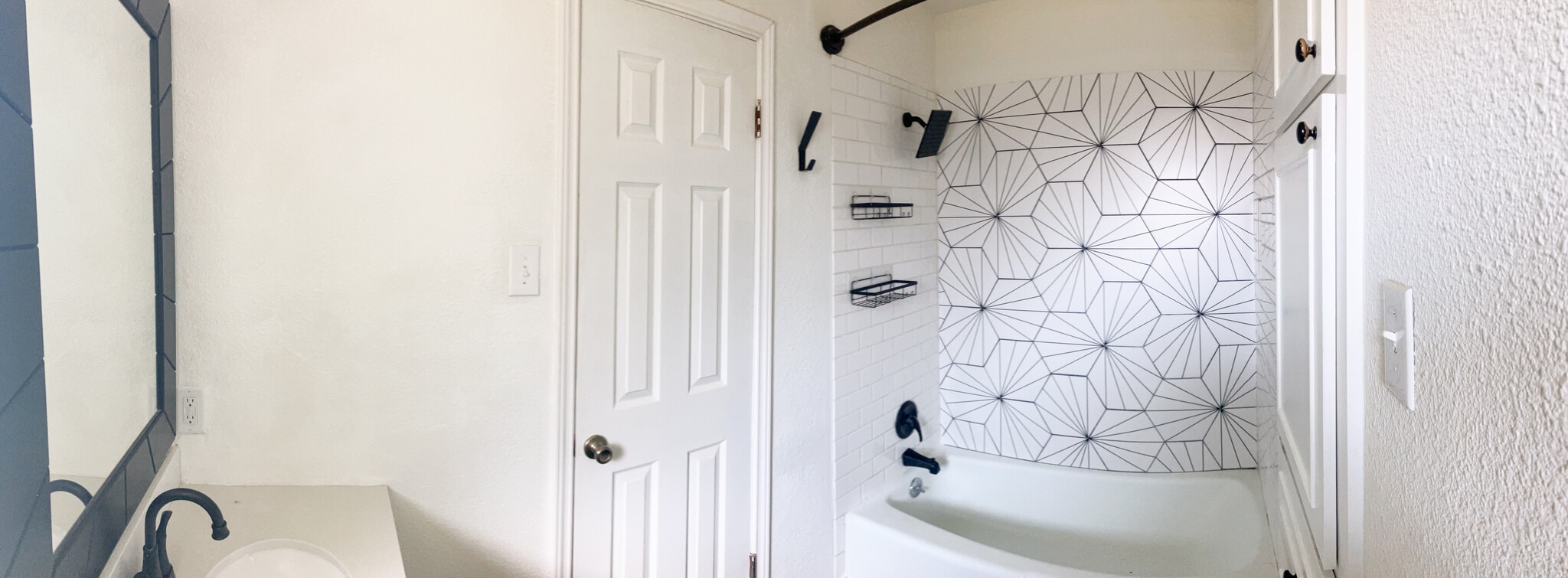 en suite bathroom - 6403 Espana Dr