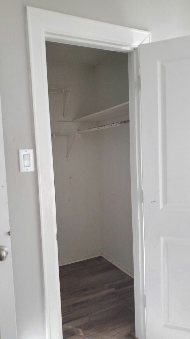 Building Photo - 15414 W Hampton Cir