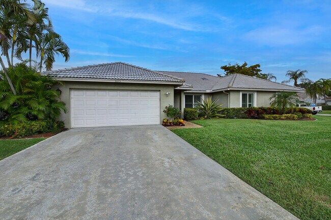 Building Photo - 5075 Marina Cir