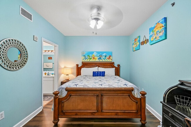 Building Photo - 9900 S Thomas Dr