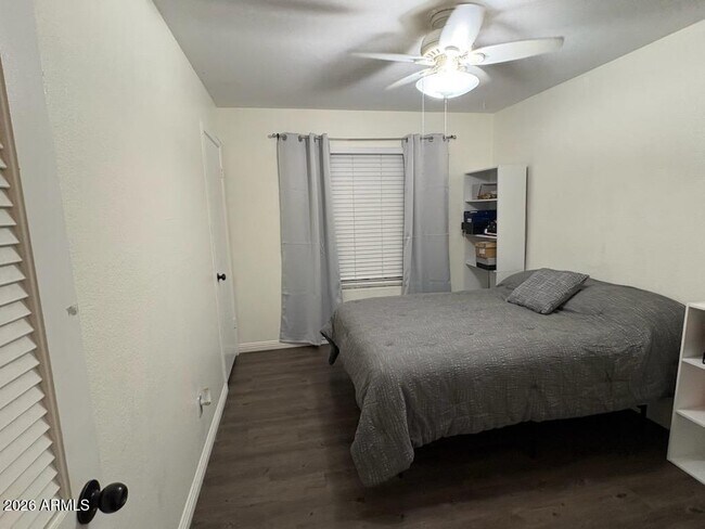 Building Photo - 839 S Westwood