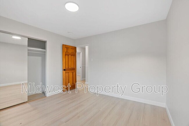 Building Photo - 3325 Hermoso Dr