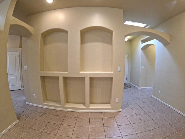 Building Photo - 2210 Dakota Dr